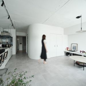 Interiér od Studio Kom. Autor: Akira Nakamura / Archdaily